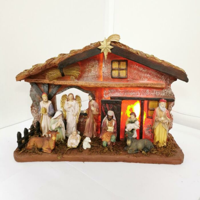 Kerstgroep met stal en licht 34cm Kerstgroep met stal en licht 34cm
