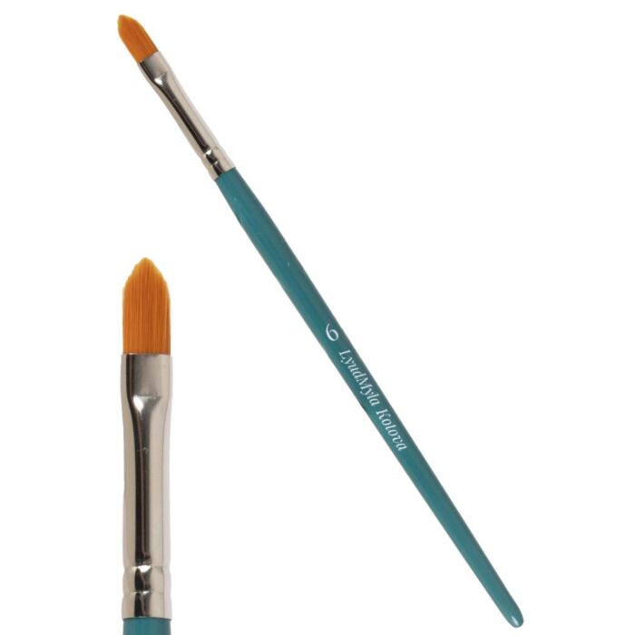 Lyudmyla flat petal brush nummer 5