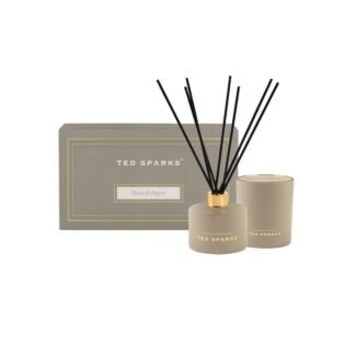 Giftset geurkaars en geurstokjes tonka pepper - Ted Sparks