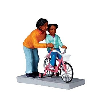 Lemax Mom Lends A Helping Hand